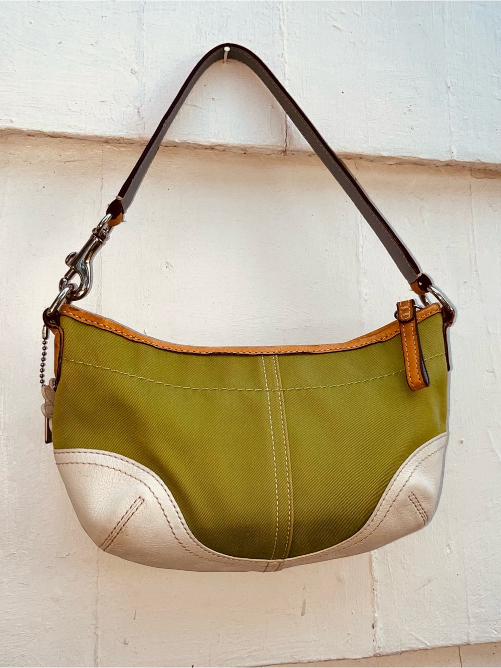 VINTAGE COACH GREEN W/WHITE LEATHER DEMI daisy BAG 1813 - Picture 13 of 13